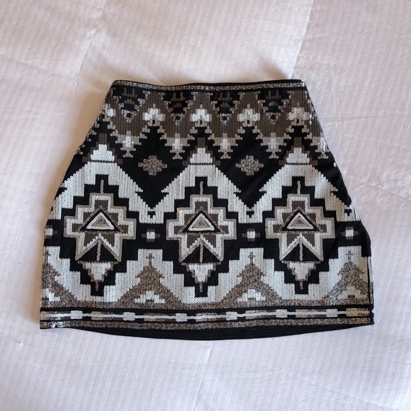 Express Sequin Skirt (black, white, silver) - Picture 1 of 4